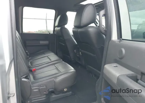 2011 Ford F-250 Lariat z USA, uszkodzony, nr VIN 1FT7W2BT4BEC18741